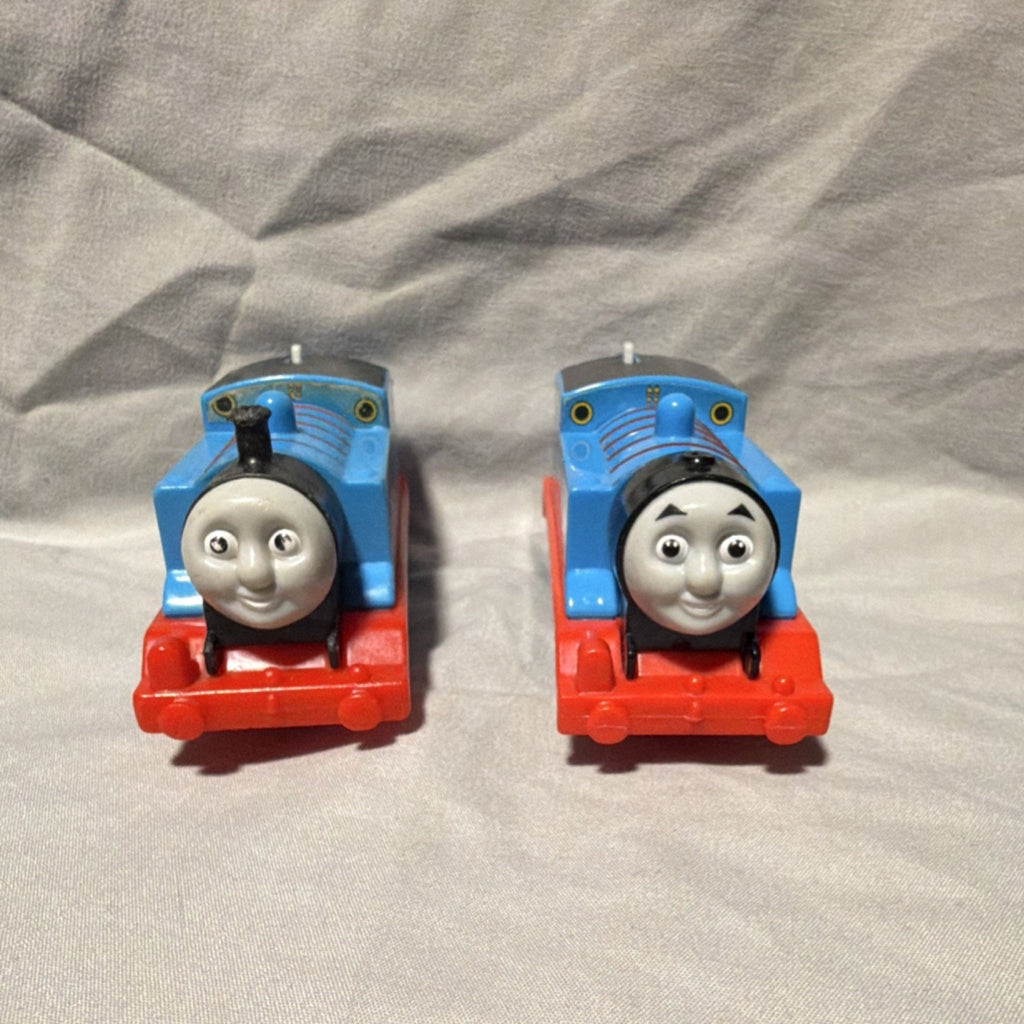 2x Thomas the Tank Engine Locomotive Train Plastic Lot of 2 - Tested/Not Working