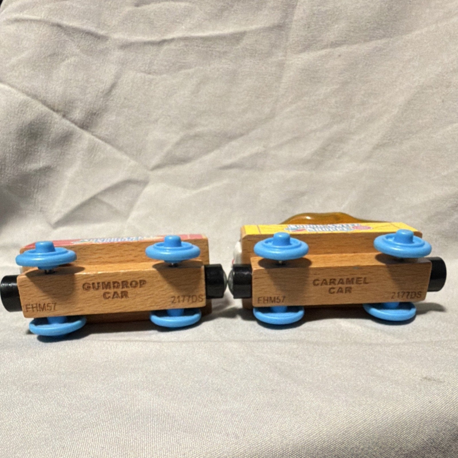 BRIO Thomas & Friends Sodor Sweet Shoppe Gumdrop Car & Caramel Car Wooden Train