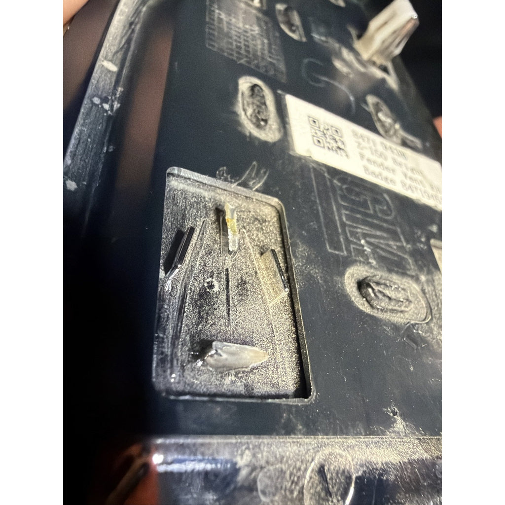 GMC Yukon XL Fender Vent Emblem Set Gloss Black 2021-2026(C5)