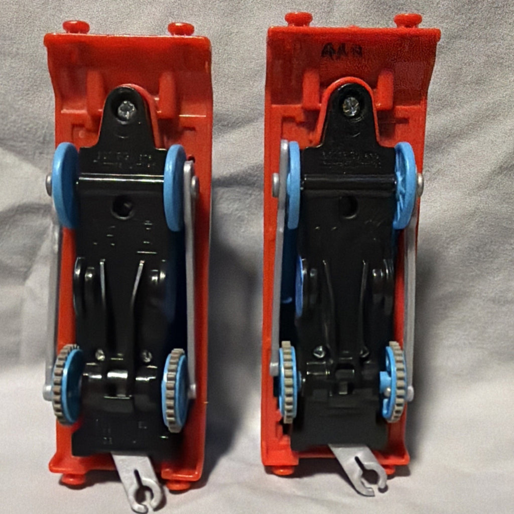 2x Thomas the Tank Engine Locomotive Train Plastic Lot of 2 - Tested/Not Working