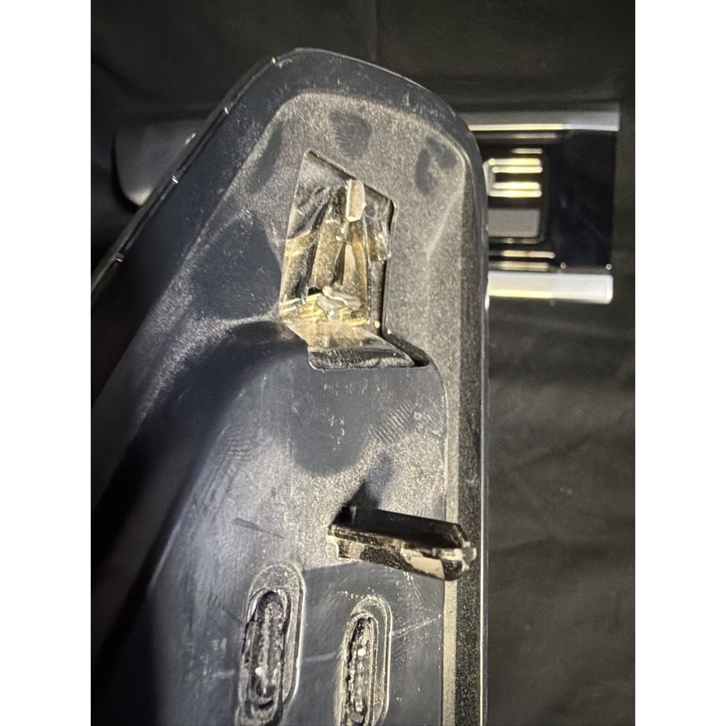 GMC Yukon XL Fender Vent Emblem Set Gloss Black 2021-2026(C5)