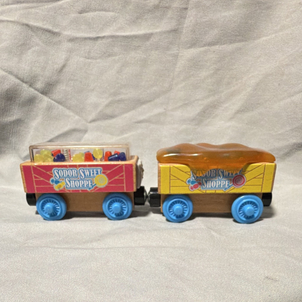 BRIO Thomas & Friends Sodor Sweet Shoppe Gumdrop Car & Caramel Car Wooden Train