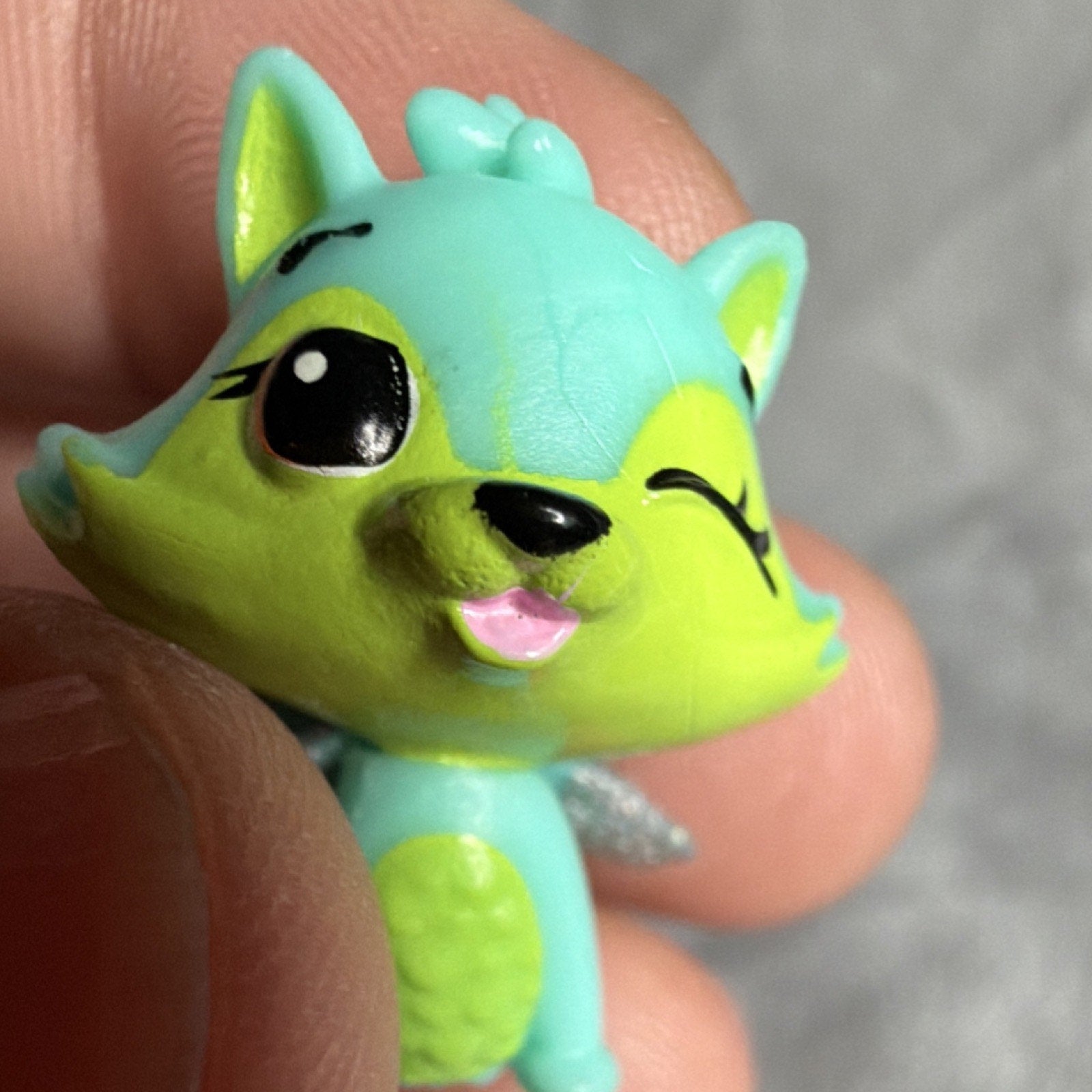 Hasbro Littlest Pet Shop Fox Figure 70724AWK Blue Green Winking Eye Animal