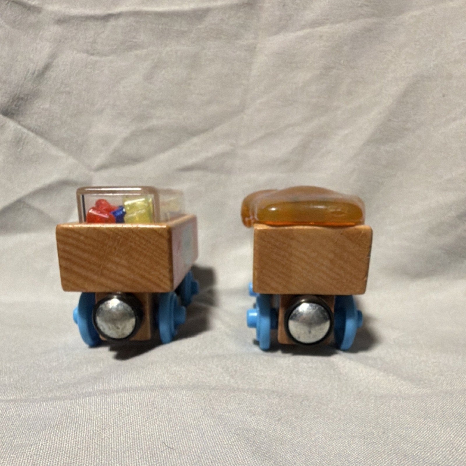 BRIO Thomas & Friends Sodor Sweet Shoppe Gumdrop Car & Caramel Car Wooden Train
