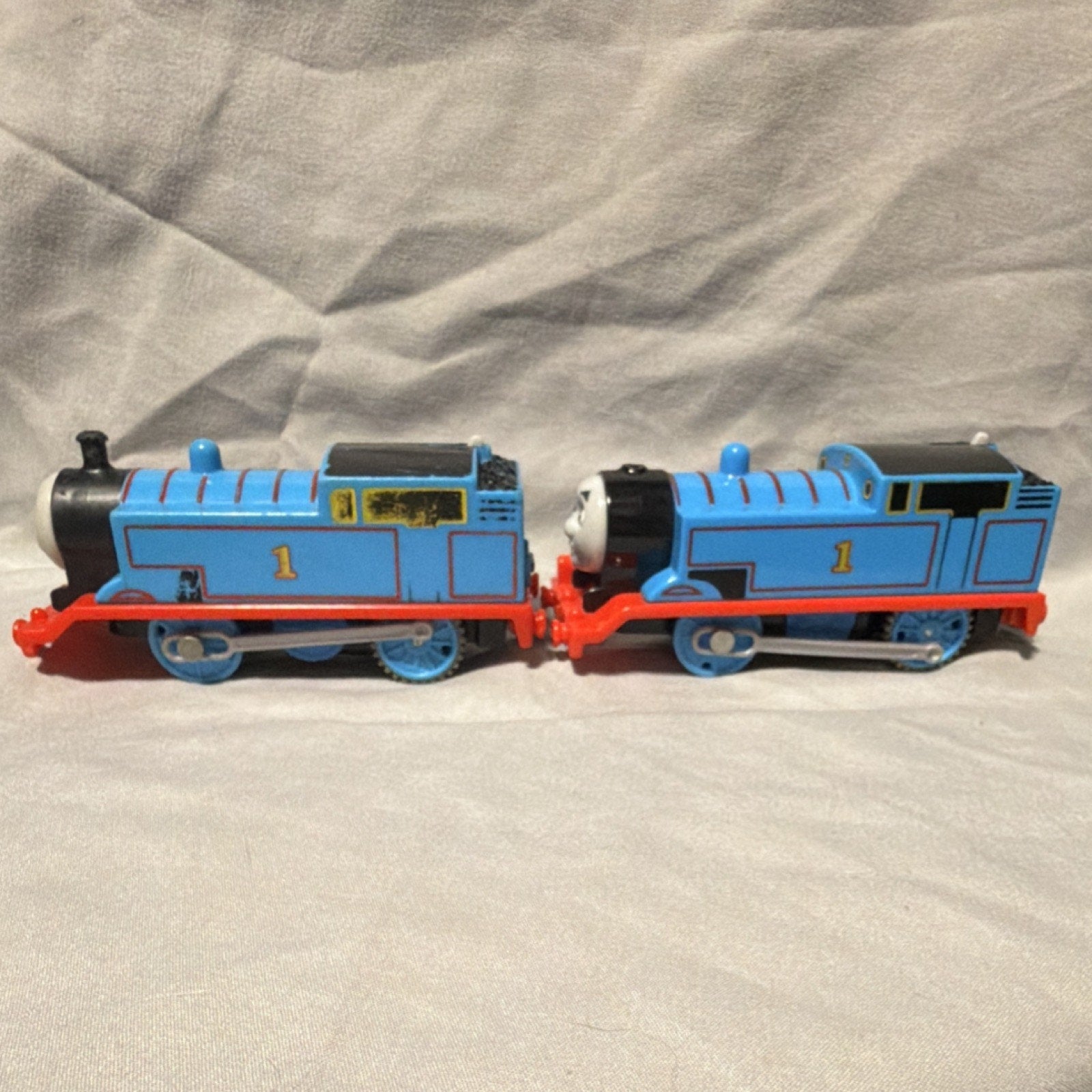 2x Thomas the Tank Engine Locomotive Train Plastic Lot of 2 - Tested/Not Working